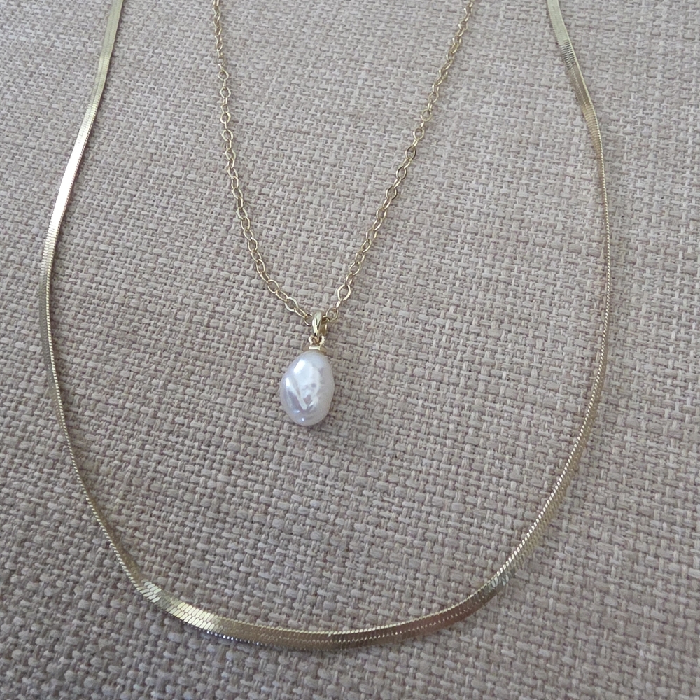 Kendra Scott Rhodium Gold White Pearl Lindsey Multi Strand Necklace - Picture 4 of 7